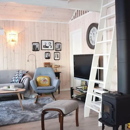 Three-bedroom Holiday In *